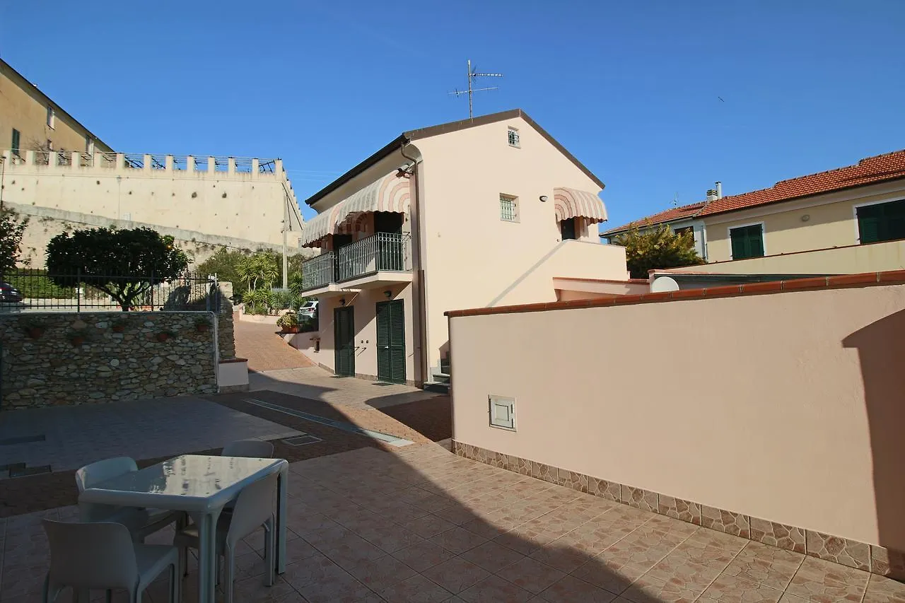 ***  Hotel Residence Mirafiori Лоано Италия