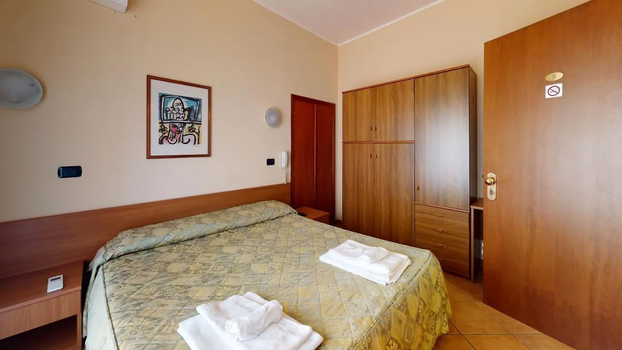 Hotel Residence Mirafiori Лоано Италия
